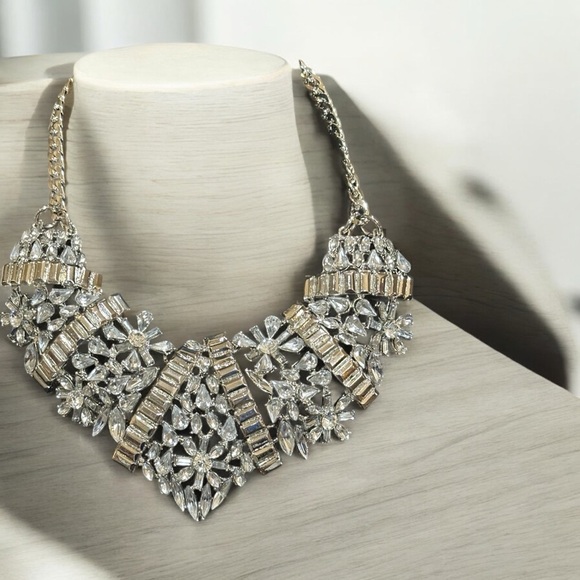 MAKARLON Crystal Statement Necklace & Earring Set, NWT - Picture 3 of 7